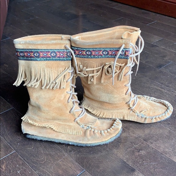 Fringe Moccasins - Picture 2 of 7